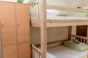 Хостел Lipki Globus Hostel. Место в общем 10-местном номере  1